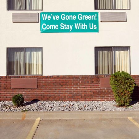 Americas Best Value Inn & Suites Cassville Roaring River Extérieur photo