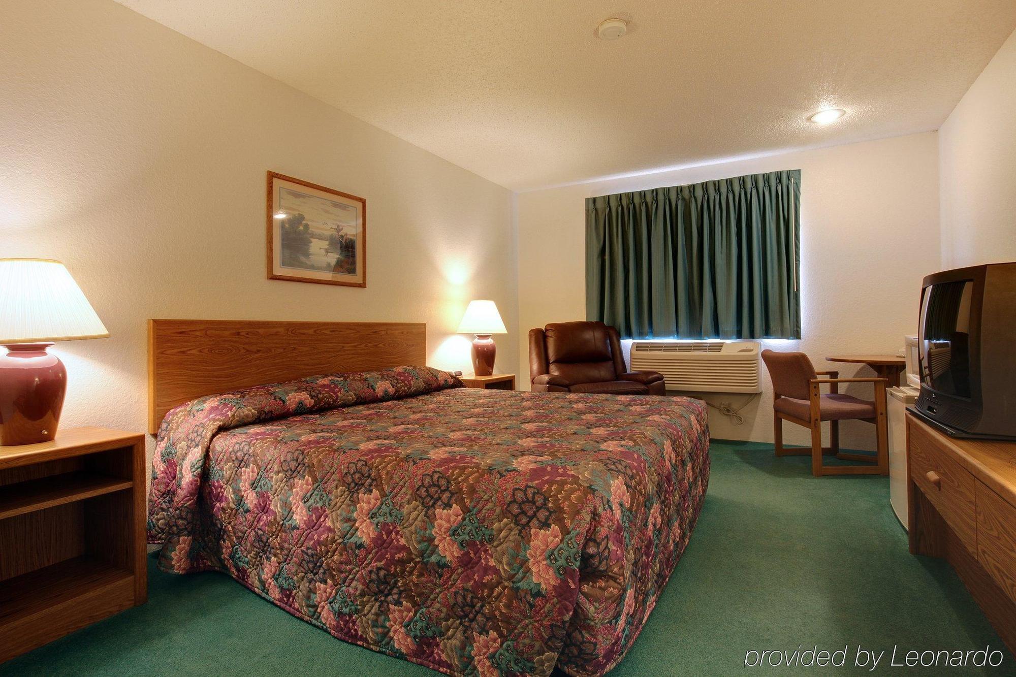 Americas Best Value Inn & Suites Cassville Roaring River Chambre photo