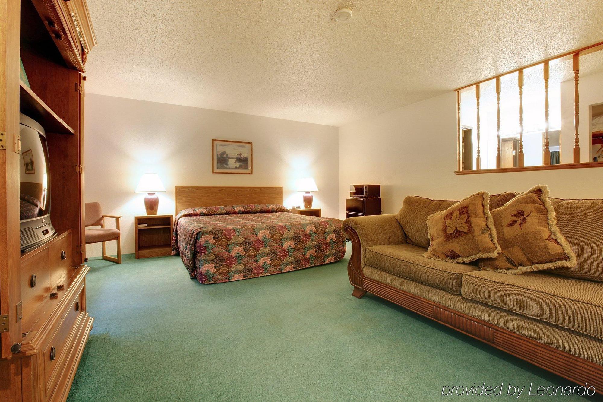 Americas Best Value Inn & Suites Cassville Roaring River Chambre photo