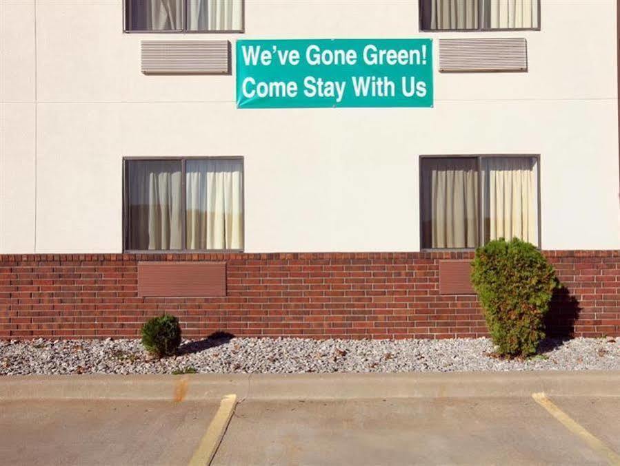 Americas Best Value Inn & Suites Cassville Roaring River Extérieur photo