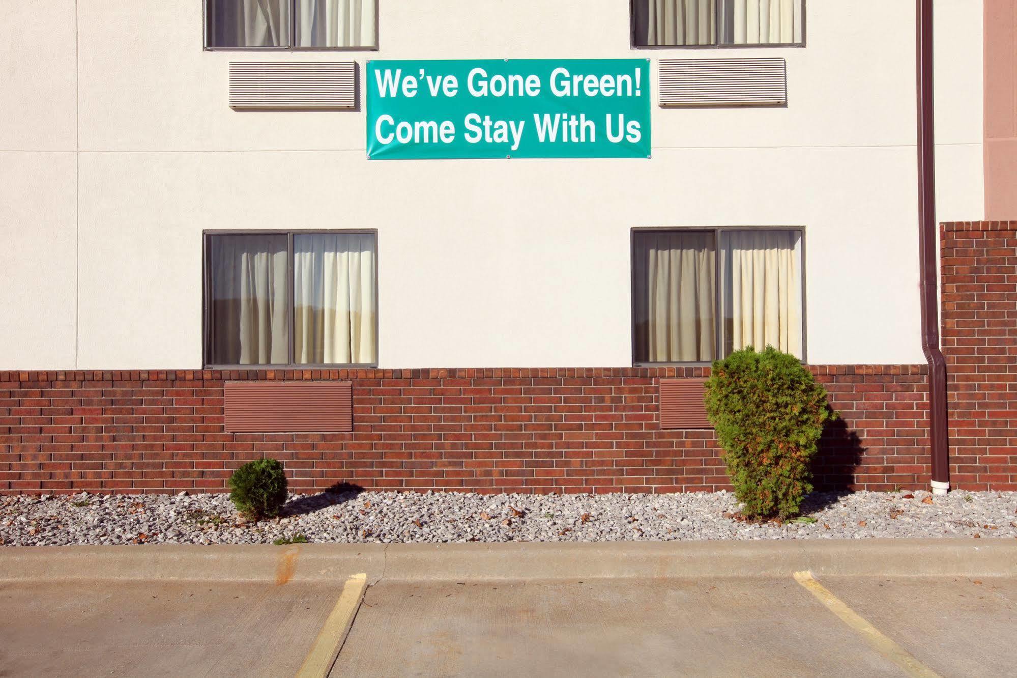 Americas Best Value Inn & Suites Cassville Roaring River Extérieur photo