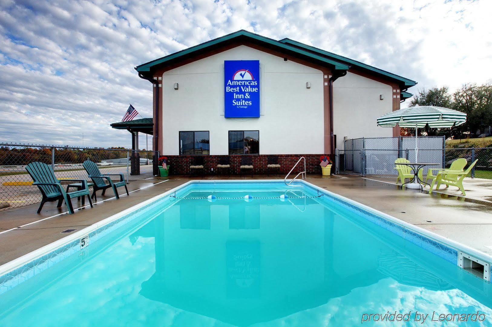 Americas Best Value Inn & Suites Cassville Roaring River Extérieur photo